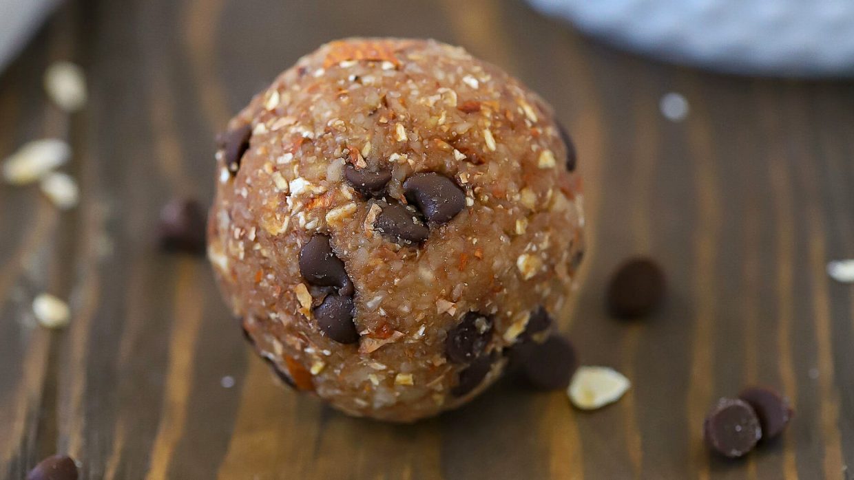 Recipe Chocolate Almond Protein Energy Bites 2