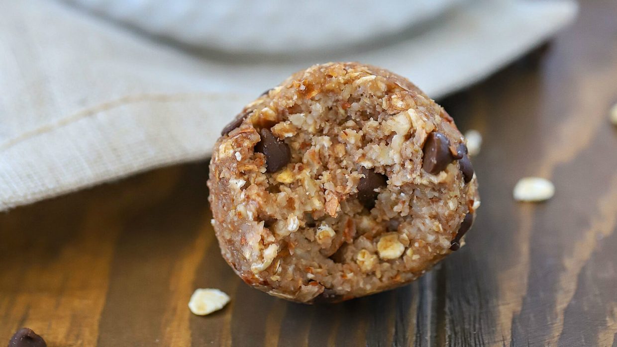 Recipe Chocolate Almond Protein Energy Bites 3